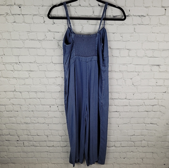 FOREST LILY | chambray smocked back spaghetti strap cropped jumpsuit playsuit - Picture 5 of 9
